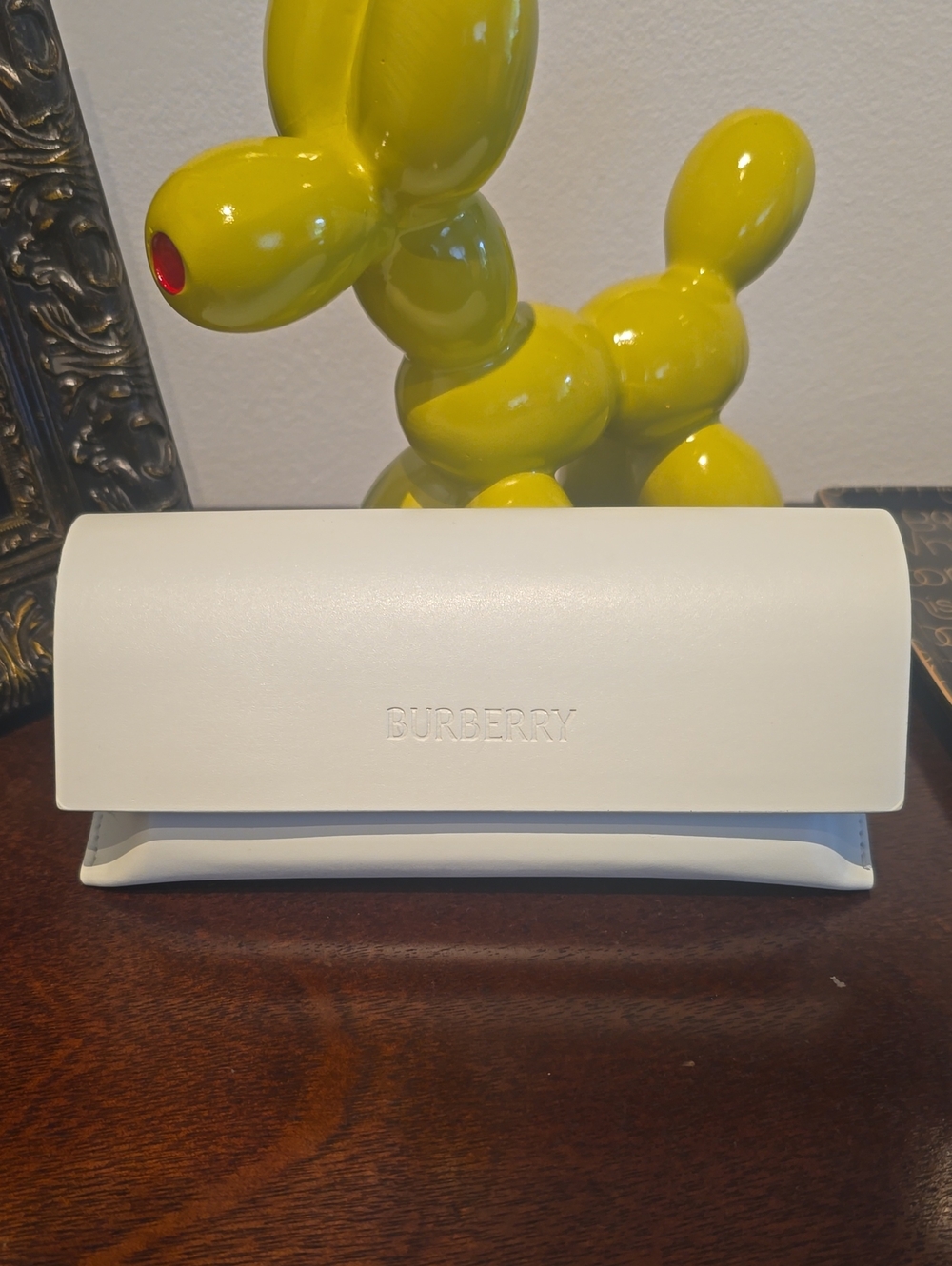 Burberry | White Eyewear Case With Cloth